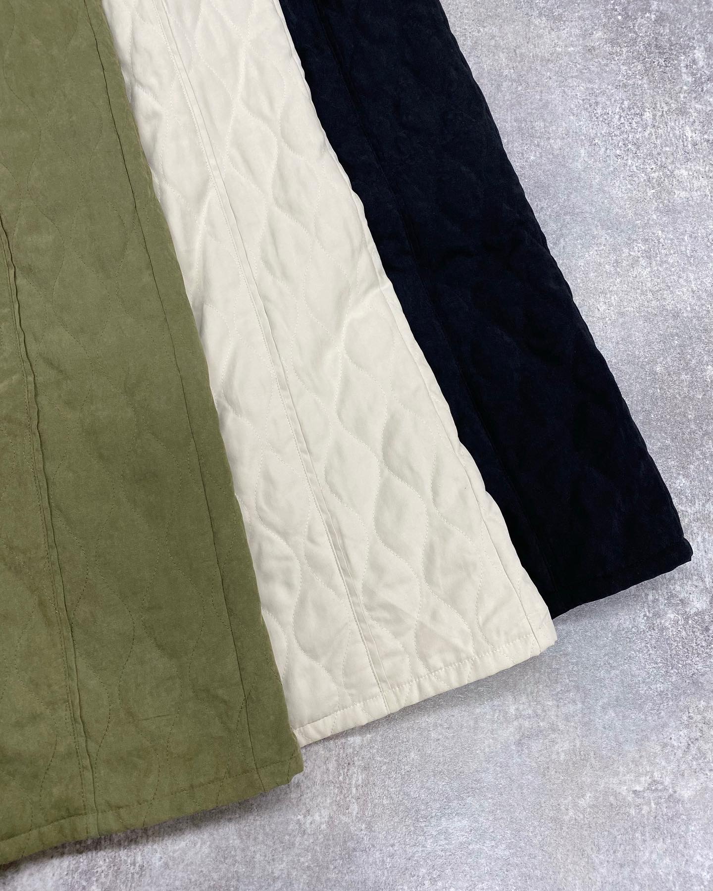 【 new arrival 】⁡⁡?️RW280031G001ｷﾙﾃｨﾝｸﾞﾅﾛｰｽｶｰﾄ ¥3,850（税込）⁡white /green / black⁡⁡（店舗.ｵﾝﾗｲﾝ入荷中）⁡⁡⁡⁡#retrogirl_ootd #レトロガール #レトロガールコーデ #プチプラアイテム #プチプラファッション #プチプラコーデ  #秋アイテム　#秋カラー　#冬アイテム　#冬カラー　#ナロースカート　#キルティングスカート　#キルティング　#スカート　#スカートコーデ