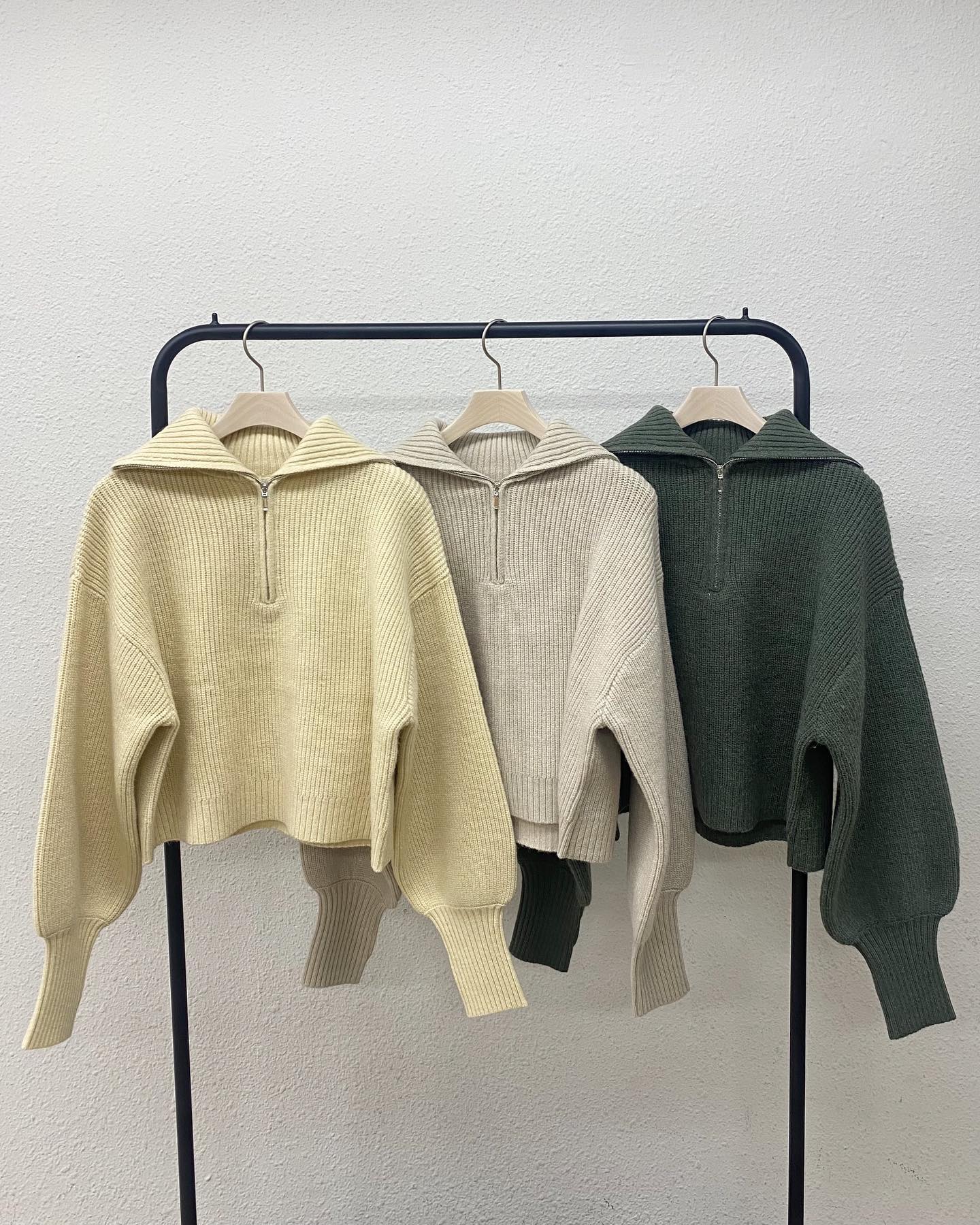 【 new arrival 】⁡⁡?️ RW257112S002ﾊｰﾌZIPﾆｯﾄﾌﾟﾙｵｰﾊﾞｰ ¥4,950（税込）⁡white / gray / brown⁡⁡（店舗入荷中/ｵﾝﾗｲﾝ近日入荷）⁡⁡⁡⁡#retrogirl_ootd #レトロガール #レトロガールコーデ #プチプラアイテム #プチプラファッション #プチプラコーデ  #冬アイテム　#冬カラー　#ハーフZIP  #ニットプルオーバー　#ニット　#ニットコーデ