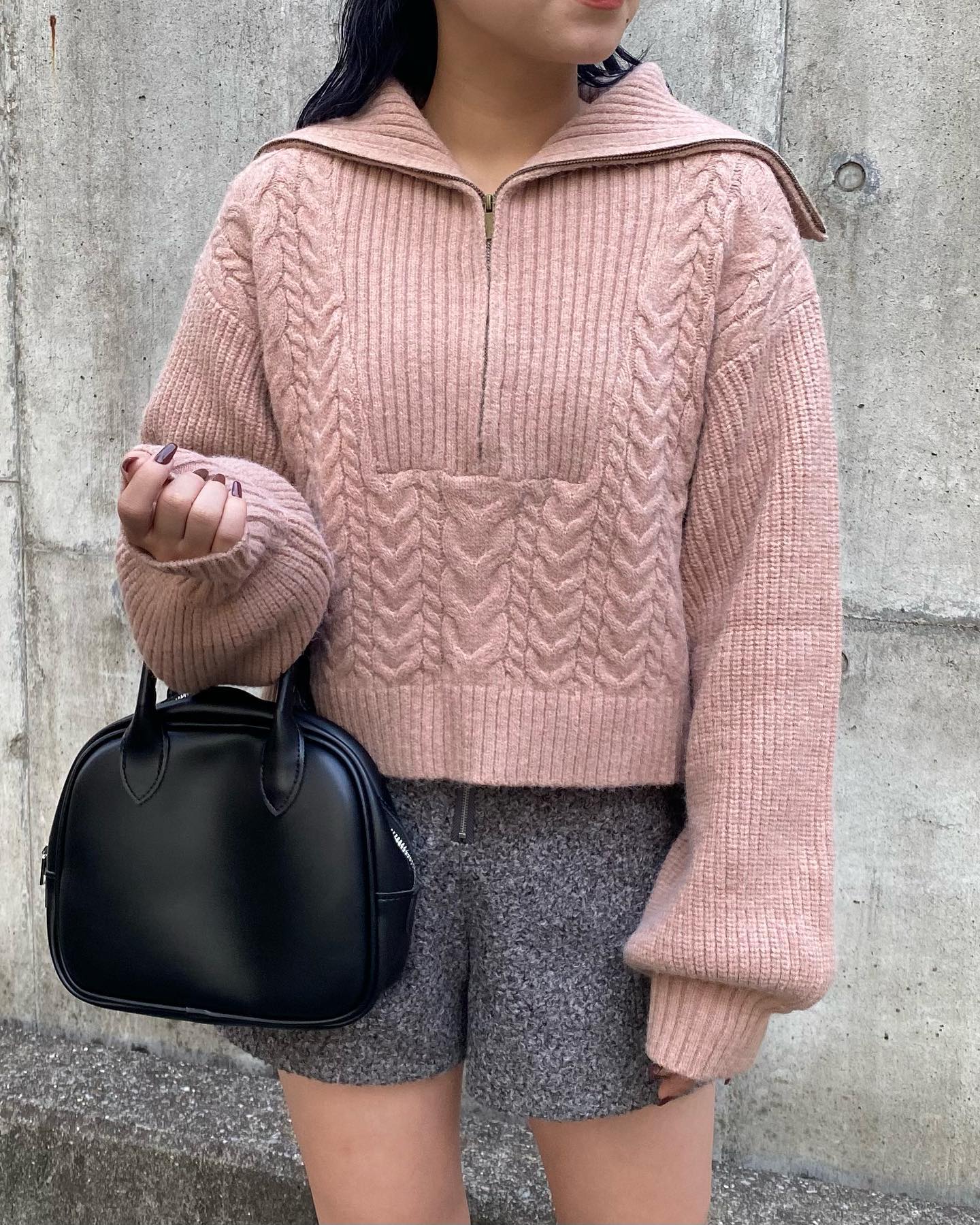 ⁡【 recommend item 】⁡ケーブル編みデザインで秋冬ピッタリのニットトレンドのハーフジップデザインでテイスト問わず着用して頂けるアイテムです♡⁡⁡⁡⁡?️RW339412T002ケーブルハーフジップニット　¥4,290（税込）⁡⁡off-white / pink / dark gray⁡⁡⁡（店舗入荷中.オンライン近日入荷）⁡⁡⁡⁡#retrogirl_ootd #レトロガール #レトロガールコーデ #プチプラアイテム #プチプラファッション　#秋アイテム　#秋コーデ #2023aw #冬アイテム #冬コーデ#ニット#ニットコーデ#ケーブルニット#ハーフジップ#ハーフジップニット#ニットトップス#カジュアル#カジュアルコーデ#大人カジュアル#着回しアイテム#着回しコーデ#ゆるコーデ