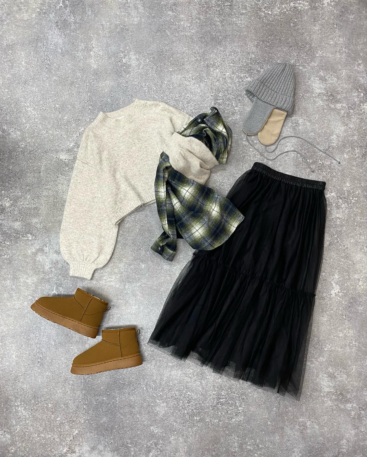 ⁡【recommend item】⁡シャギー素材でトレンド感のあるニットモチモチとした触り心地でカラー展開も豊富となっておりますシンプルなデザインでテイスト問わず着用頂けます⁡⁡⁡?️RW357112T001シャギーMIXニットプルオーバー　¥4,290（税込）⁡⁡white / orange / green / dark blue⁡⁡（店舗.オンライン入荷中）⁡⁡⁡⁡#retrogirl_ootd #レトロガール #レトロガールコーデ #プチプラアイテム #プチプラファッション　#秋アイテム　#秋コーデ #2023aw #冬アイテム #冬コーデ#ニット#ニットアイテム#ニットコーデ#カラーコーデ#シャギーニット#ニットプルオーバー#カラーニット#お揃いコーデ#着回しコーデ#着回しアイテム#カジュアルコーデ#カジュアル女子#大人カジュアル#トレンドコーデ#トレンドアイテム