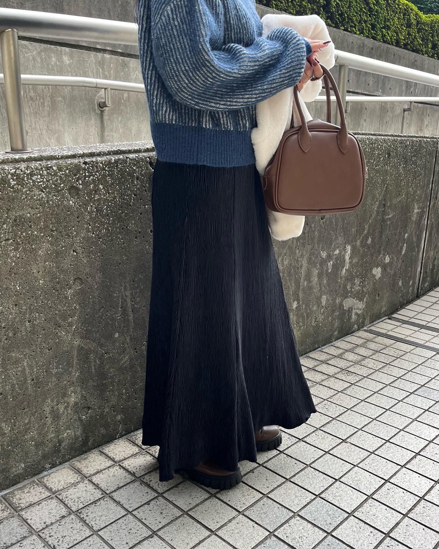 ⁡【 new arrival 】⁡秋冬にぴったりベロア素材のプリーツスカート光沢感もあり高見えするアイテムとなっております⁡⁡⁡?️RW357131G002ベロア細プリーツスカート　¥3,190（税込）⁡⁡light gray / brown / black⁡⁡⁡（店舗今週入荷.オンライン近日入荷）⁡⁡⁡⁡#retrogirl_ootd #レトロガール #レトロガールコーデ #プチプラアイテム #プチプラファッション　#秋アイテム　#秋コーデ #2023aw #冬アイテム #冬コーデ#ロングスカート#プリーツスカート#スカートコーデ#ベロアスカート#ベロア#カジュアル#カジュアルコーデ#大人カジュアル#着回しアイテム#着回しコーデ