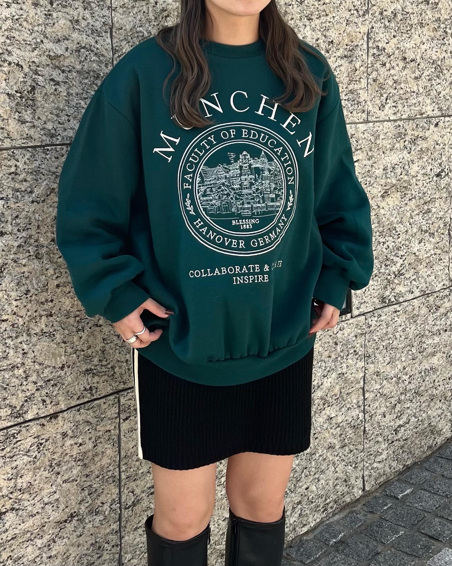 ⁡【 new arrival 】⁡秋冬にぴったりな裏起毛のトレーナー刺繍デザインになっておりメンズライクなアイテムBIGシルエットデザインでユニセックスとなっておりますお友達同士はもちろんカップルで着るのもおすすめです♡⁡⁡?️RW339411T001刺繍裏起毛トレーナー　¥3,850（税込）⁡⁡white / green / black⁡⁡⁡⁡⁡⁡⁡（店舗今週入荷.オンライン近日入荷)⁡⁡⁡⁡⁡⁡#retrogirl_ootd #レトロガール #レトロガールコーデ #プチプラアイテム #プチプラファッション#秋アイテム#秋コーデ #2023aw #冬アイテム#冬コーデ#トレーナー#ロゴトレーナー#トレーナーコーデ#ユニセックス#お揃いコーデ#ゆるコーデ#着回しアイテム#着回しコーデ#カジュアルコーデ#大人カジュアル#カジュアル#メンズライク