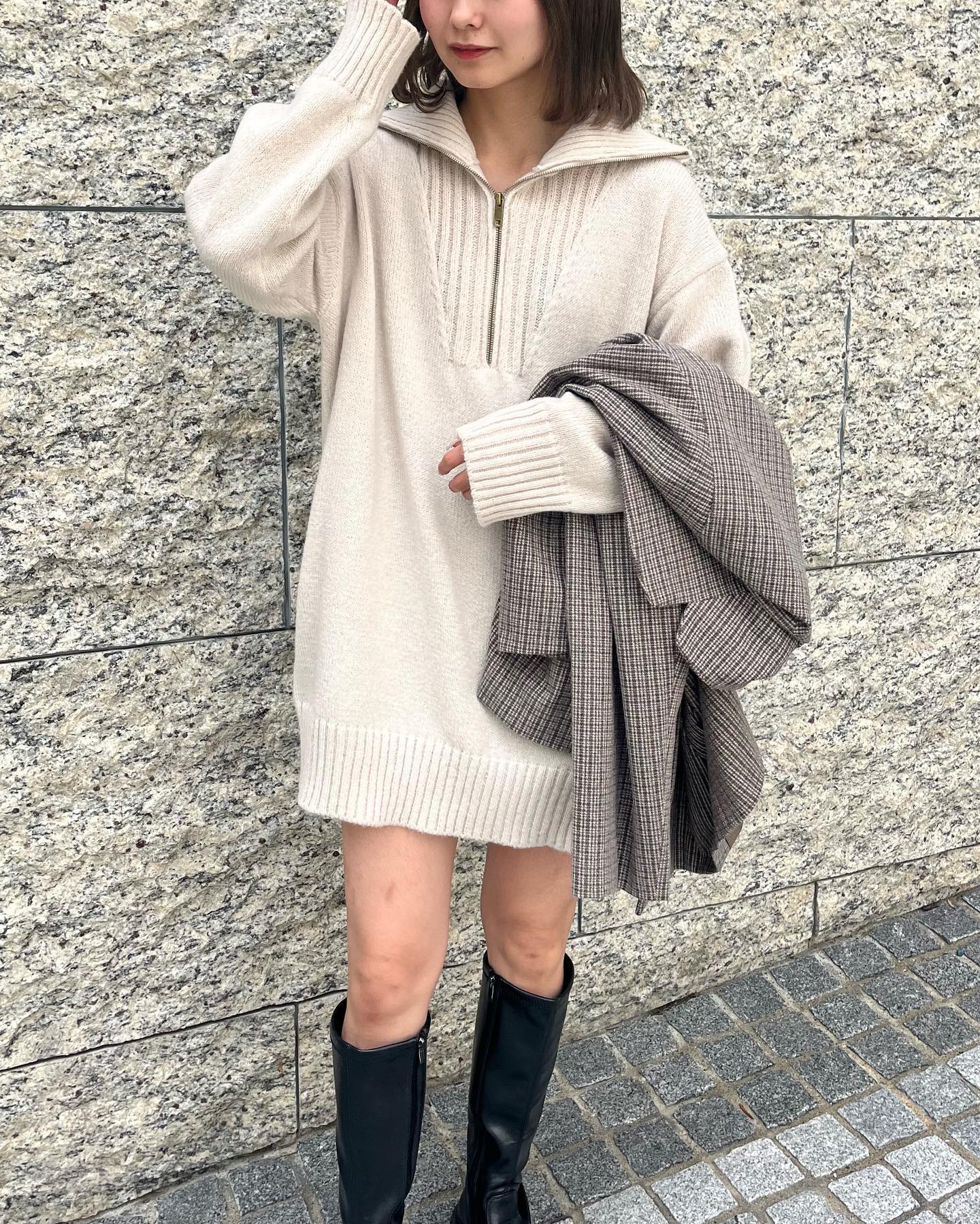 ⁡【 new arrival 】⁡今年らしいハーフZIPデザインのニットチュニック丈となっておりミニボトムと合わせてワンピース風にも着て頂けるアイテムです⁡⁡⁡?️RU357712T001ハーフZIPチュニックニット　¥4,950（税込）⁡écru / light blue / black⁡⁡（店舗今週入荷.オンライン近日入荷）⁡⁡⁡⁡⁡⁡⁡⁡#retrogirl_ootd #レトロガール #レトロガールコーデ #プチプラアイテム #プチプラファッション#秋アイテム#秋コーデ #2023aw #冬アイテム#ニット#ニットアイテム#ニットコーデ#チュニック#ハーフジップ#ジップトップス#着回しアイテム#着回しコーデ#カジュアルコーデ#大人カジュアル#カジュアル