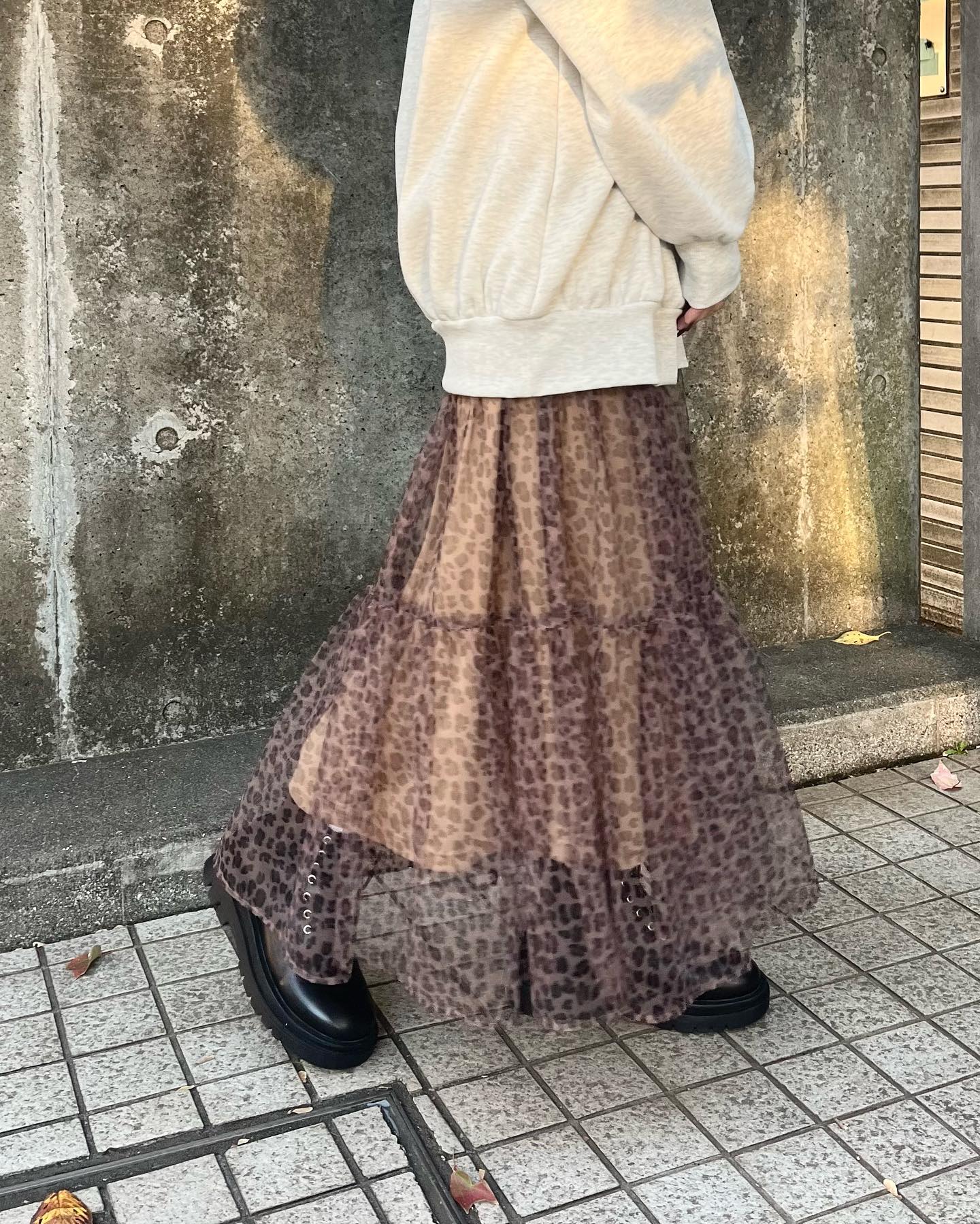 ⁡【 new arrival 】⁡チュールスカートに新型が登場インナースカートと別々になっておりパンツとレイヤードスタイルも出来るアイテムですフーディー付きのBIGシルエットトレーナーは紐の部分がラメのデザインになっているのもポイントユニセックスアイテムで男女問わず着用頂けるアイテム⁡⁡?️RA480031T001チュールレイヤードスカート　¥3,190（税込）écru / light blue / black / leopard⁡?️RW339411T002フーディーBIGトレーナー　¥4,290（税込）⁡white / dark gray / black⁡⁡⁡⁡（店舗今週入荷.オンライン近日入荷）⁡⁡⁡⁡⁡⁡⁡⁡#retrogirl_ootd #レトロガール #レトロガールコーデ #プチプラアイテム #プチプラファッション#秋アイテム#秋コーデ #2023aw #冬アイテム#トレーナー#トレーナーコーデ#パーカー#トレーナーアイテム#着回しアイテム#着回しコーデ#カジュアルコーデ#大人カジュアル#カジュアル#ユニセックス