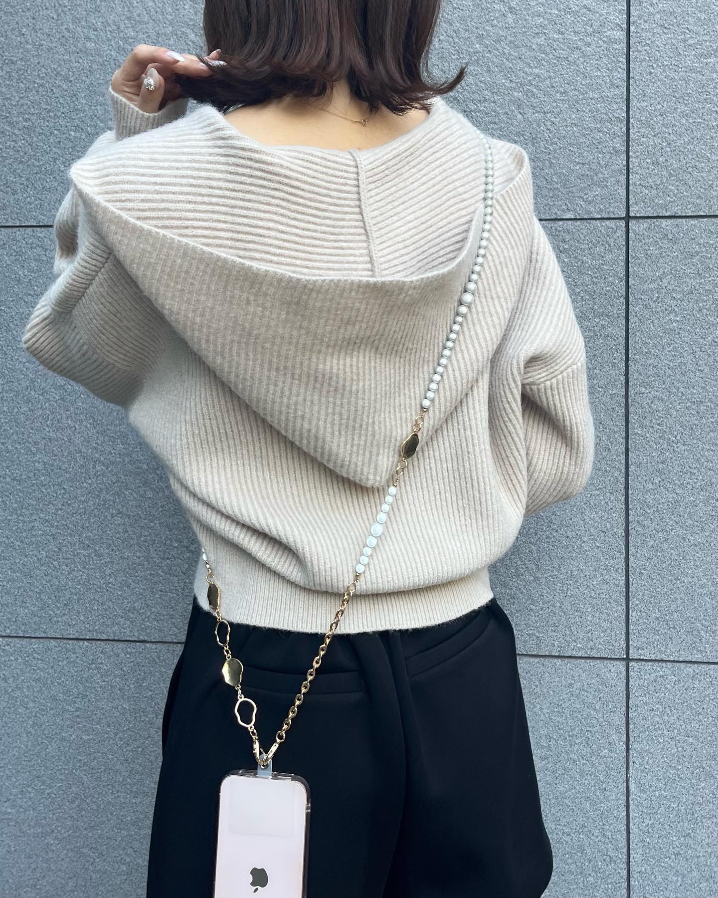 ⁡【 new arrival 】⁡店舗限定アイテムのスマホショルダー??種類も豊富でテイスト問わずコーデに合わせていただけますコーデのアクセントにオススメアイテム♡⁡⁡⁡⁡?️CA437841T001スマホショルダー　¥2,090（税込）⁡white / clear / silver / gold⁡⁡?️CA437841T002スマホショルダー　¥2,090（税込）⁡white / pattern white / black / pattern black⁡⁡⁡⁡（店舗入荷中）⁡⁡⁡⁡⁡⁡⁡⁡⁡⁡⁡#retrogirl_ootd #レトロガール #レトロガールコーデ #プチプラアイテム #プチプラファッション#秋アイテム#秋コーデ #2023aw #冬アイテム#冬コーデ#スマホショルダー#スマホケース#着回しアイテム#着回しコーデ#カジュアルコーデ#大人カジュアル#カジュアル