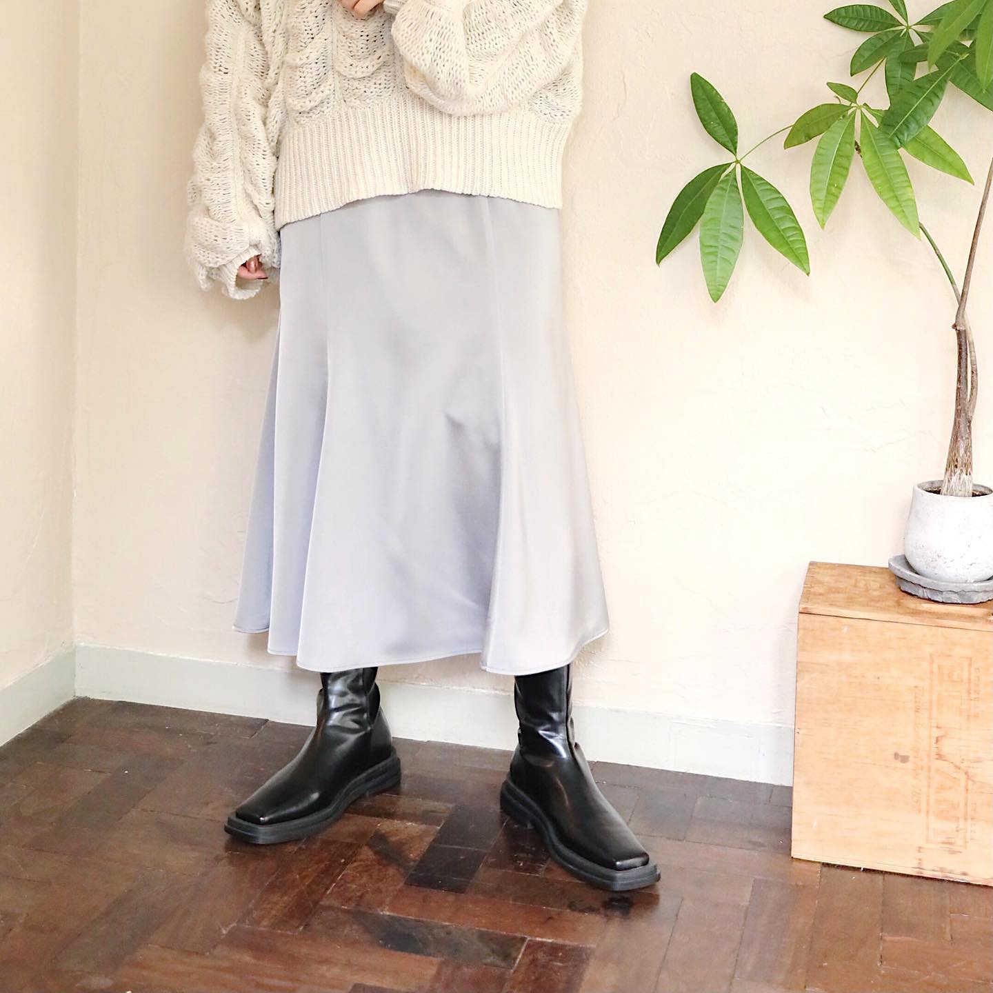 .︎mermaid skirt ¥4,290︎shirring lose knit ¥4,950今週入荷します♡#ur_melty #ユアメルティ#ニット #knit #デザインニット#ニットコーデ #デザインニットコーデ#マーメイドスカート #スカートコーデ#春コーデ #韓国ファッション #韓国風#오오티디 #데일리룩 #패션 #패션스타그램 #옷스타그램#일본패션 #유아멜티 #코디 #코디스타그램