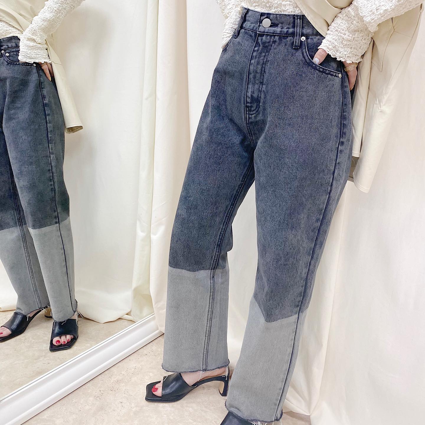 .﻿﻿﻿︎bi-color denim pants﻿ ¥5,390﻿﻿coming soon ...♡﻿﻿﻿︎leather like vest﻿ ¥5,390﻿﻿︎bubble cropped long T﻿ ¥3,520﻿﻿﻿﻿﻿﻿﻿#ur_melty #ユアメルティ﻿#バイカラーデニム #黒デニム #レザーベスト﻿#黒デニムコーデ #デニムコーデ #レザーコーデ﻿#春コーデ #韓国ファッション #韓国風﻿#오오티디 #데일리룩 #패션 #패션스타그램 #옷스타그램﻿#일본패션 #유아멜티 #코디 #코디스타그램