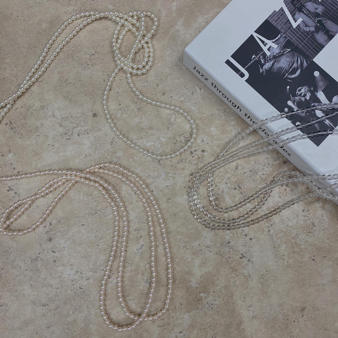 .﻿﻿﻿︎long pearl necklace﻿ ¥1,650﻿﻿﻿新色ピンクも含め、再入荷します♡﻿﻿﻿﻿﻿﻿#ur_melty #ユアメルティ﻿#ロングパールネックレス #コリヨジャ﻿#春コーデ #韓国ファッション #韓国風﻿#オトジョ #大人女子 #オトジョコーデ﻿#오오티디 #데일리룩 #패션 #패션스타그램 #옷스타그램﻿#일본패션 #유아멜티 #코디 #코디스타그램