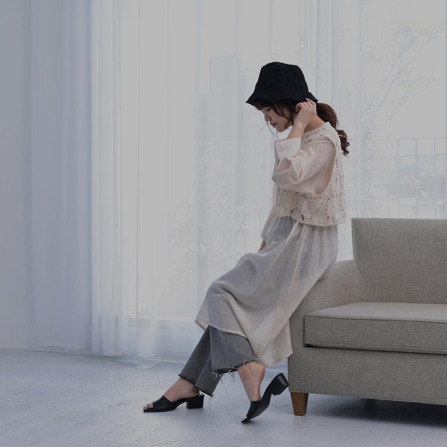 .﻿﻿﻿︎cape one-piece﻿ ¥6,490﻿﻿﻿﻿オンラインcoming soon♡﻿﻿﻿﻿︎bi-color denim pants﻿ ¥5,390﻿︎crincle hat ¥3,190﻿﻿﻿﻿﻿﻿#ur_melty #ユアメルティ﻿#ケープワンピース #シアーワンピース﻿#デザインデニム #黒デニム﻿#デニムコーデ ﻿#ワンピースコーデ#バケハ #バケハコーデ #バケハ女子 #韓国ファッション #韓国風 #コリヨジャ﻿#オトジョ #大人女子 #オトジョコーデ﻿#오오티디 #데일리룩 #패션 #패션스타그램 #옷스타그램﻿#일본패션 #유아멜티 #코디 #코디스타그램