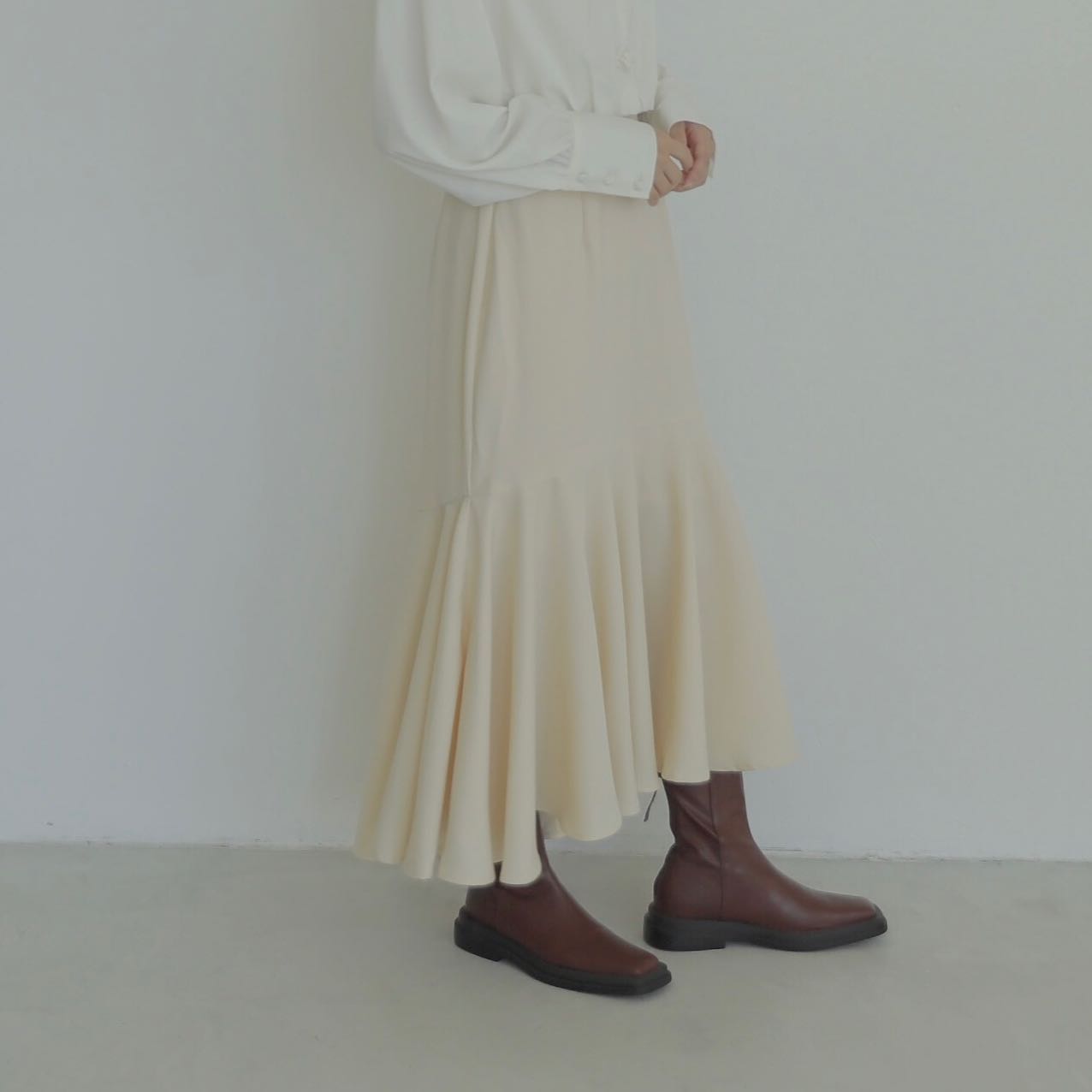 .⁡︎マーメイドスカート ¥4,290⁡⁡今週末に順次店舗入荷予定?⁡オンライン来週入荷予定ですお楽しみに...?♡⁡⁡⁡⁡⁡⁡#ur_melty #urmelty #ユアメルティ #スカート #マーメイドスカート #スカートコーデ #ホワイトコーデ #消えそうな色コーデ #韓国っぽ #韓国っぽコーデ #韓国ファッション #韓国風 #コリヨジャ #オトジョ #大人女子 #オトジョコーデ #오오티디 #데일리룩 #패션 #패션스타그램 #옷스타그램 #일본패션 #유아멜티 #코디 #코디스타그램