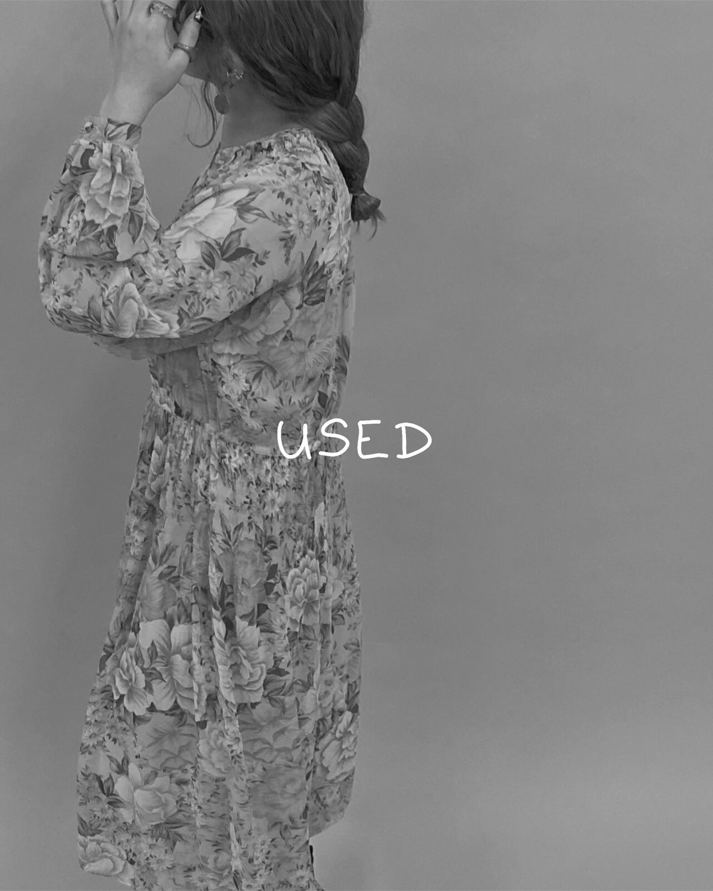 .⁡︎USEDワンピース ¥5,720⁡⁡こちらのUSEDアイテムは東京 : RETRO GIRL LABO ルミネエスト新宿店でのみ販売しております。⁡オンラインでの販売は実施致しません。お問い合わせは直接店舗へお願い致します。⁡⁡⁡※USEDアイテムに関しまして１点１点柄や雰囲気、サイズも異なり、若干の色ムラやシミ、ダメージが見られる物があります。また古着という特性上、使用感のある風合いが残っている場合があります。基本的に返品交換を承ることができません。予めご了承くださいませ。⁡⁡⁡１点モノの商品になりますのでお近くにお住まいのお客様はぜひこの機会に足をお運び下さいませ♡⁡⁡⁡⁡⁡⁡⁡ #urmelty_used #urmelty #ワンピース #古着ワンピース #花柄ワンピース #柄ワンピース #古着 #古着コーデ