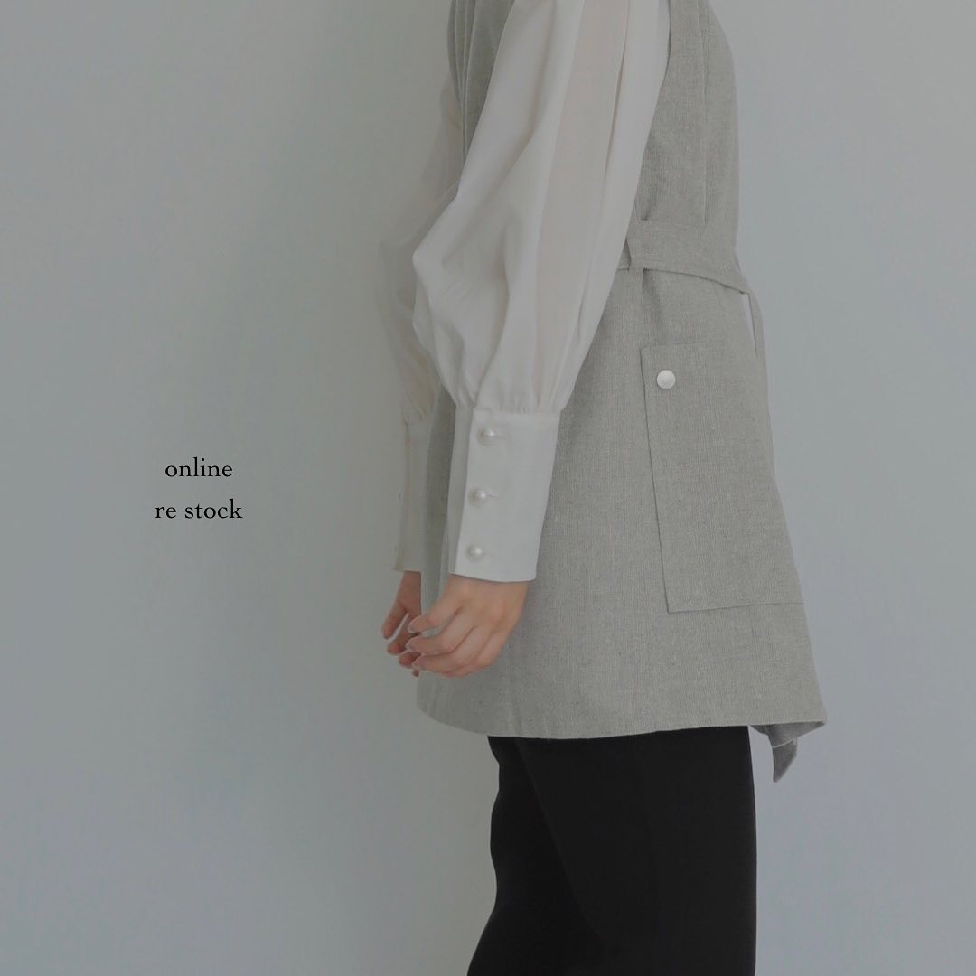 " restock "⁡︎パールカフスボリュームトップス (white) ¥3,850⁡︎シャーリングロングスカート (black) ¥5,390⁡⁡⁡オンラインで完売しておりました上記2品番の2colorがそれぞれ再入荷致しました。⁡数量が限られておりますのでこの機会にぜひチェックしてみて下さい♡⁡⁡⁡⁡⁡⁡#ur_melty #urmelty #ユアメルティ #パールブラウス #ブラウス #シャーリングスカート #ロングスカート #スカートコーデ #韓国っぽ #韓国っぽコーデ #韓国ファッション #韓国風 #コリヨジャ #オトジョ #大人女子 #オトジョコーデ #오오티디 #데일리룩 #패션 #패션스타그램 #옷스타그램 #일본패션 #유아멜티 #코디 #코디스타그램