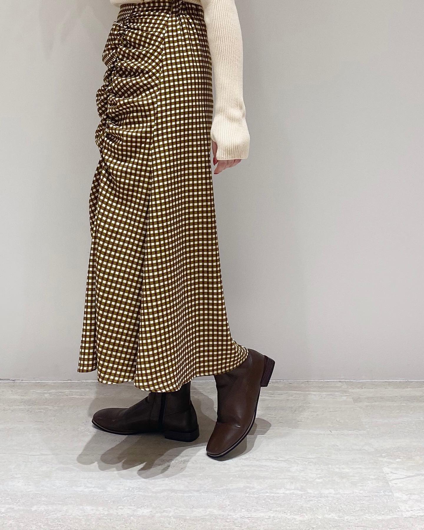 " newarrival "⁡︎Wシャーリングスカート ¥4,290⁡︎ハイネックリブニット ¥2,530⁡⁡取り扱い店舗、オンラインにて現在販売中です。ぜひこの機会にご覧下さい♡⁡⁡⁡⁡⁡⁡⁡⁡#urmelty #ユアメルティ #スカート #ロングスカート #シャーリングスカート #柄スカート #ギンガムスカート #スカートコーデ #ロングスカートコーデ  #シャーリングスカートコーデ #デザインスカート #デザインスカートコーデ #ハイネックニット #ニットコーデ #ギンガムコーデ #柄スカートコーデ #ガーリーコーデ #ガーリーアイテム #春アイテム #春コーデ #韓国っぽ #韓国っぽコーデ #韓国ファッション #韓国風 #コリヨジャ #オトジョ #大人女子 #オトジョコーデ