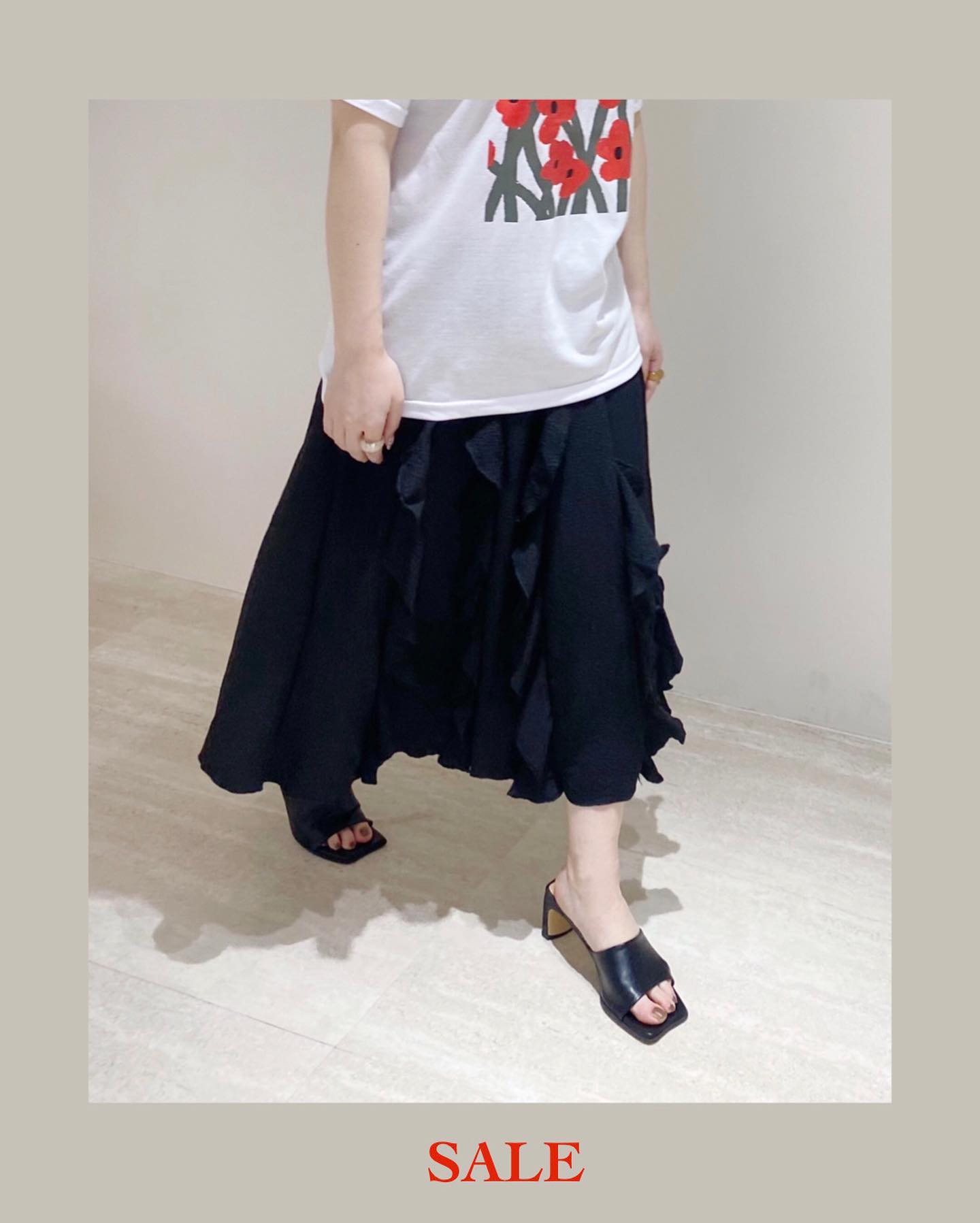 summer SALE ?︎フリルデザインスカート ¥4,290 → ¥3,190 (店舗限定価格)人気アイテムになりますのでぜひお早めに取り扱い店舗ご覧下さいませ。#urmelty #ユアメルティ #スカート #フリルスカート #フリルデザインスカート #デザインスカート #スカートコーデ #フリルスカートコーデ #フリルデザインスカートコーデ #デザインスカートコーデ #フラワーt #プリントt #フラワープリントt #tシャツコーデ #花柄コーデ #tシャツコーデ #カジュアルコーデ #ガーリーコーデ #ガーリーアイテム #夏アイテム #夏コーデ #韓国っぽ #韓国っぽコーデ #韓国ファッション #韓国風 #コリヨジャ #オトジョ #大人女子 #オトジョコーデ