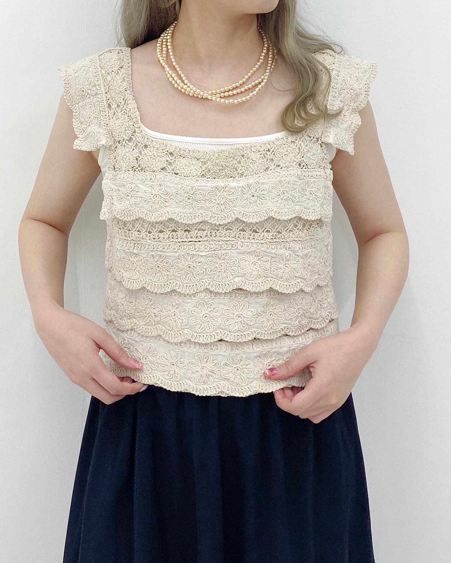 " hit item "⁡︎クロシェノースリトップス ¥3,850⁡︎裾ギャザーカラースカート ¥3,850⁡⁡⁡取り扱い店舗に入荷しております。⁡在庫残りわずかとなっておりますのでぜひお早めにご覧下さいませ。⁡⁡⁡ ⁡⁡⁡ #urmelty #ユアメルティ #クロシェベスト #クロシェアイテム #クロシェトップス #クロシェ #クロシェコーデ #クロシェベストコーデ #クロシェアイテムコーデ  #スカート #カラースカート #ギャザースカート #スカートコーデ #カラースカートコーデ #ギャザースカートコーデ #ガーリーコーデ #ガーリーアイテム #カジュアルコーデ #カジュアルアイテム #夏アイテム #夏コーデ #韓国っぽ #韓国っぽコーデ #韓国ファッション #韓国風 #コリヨジャ #オトジョ #大人女子 #オトジョコーデ