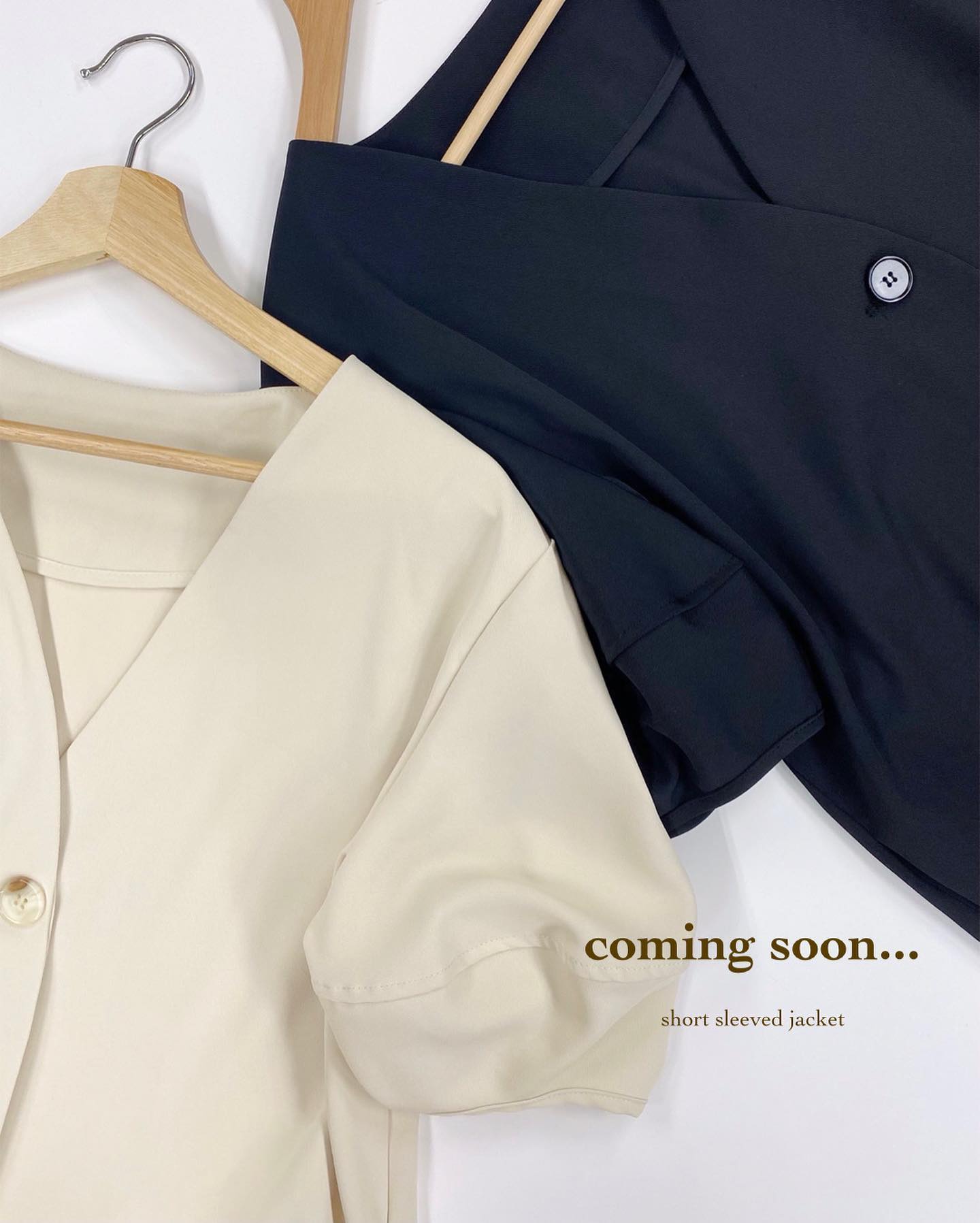 " coming soon... "⁡︎ランタンスリーブジャケット ¥4,950⁡⁡今週末より取り扱い店舗入荷予定です。お楽しみに…♡⁡⁡⁡ ⁡⁡⁡⁡ #urmelty #ユアメルティ #ジャケット #ランタンスリーブジャケット #ランタンスリーブ #半袖ジャケット #ジャケットコーデ #ランタンスリーブジャケットコーデ #半袖ジャケットコーデ  #ガーリーコーデ #ガーリーアイテム #カジュアルコーデ #カジュアルアイテム #初秋アイテム #初秋コーデ #韓国っぽ #韓国っぽコーデ #韓国ファッション #韓国風 #コリヨジャ #オトジョ #大人女子 #オトジョコーデ
