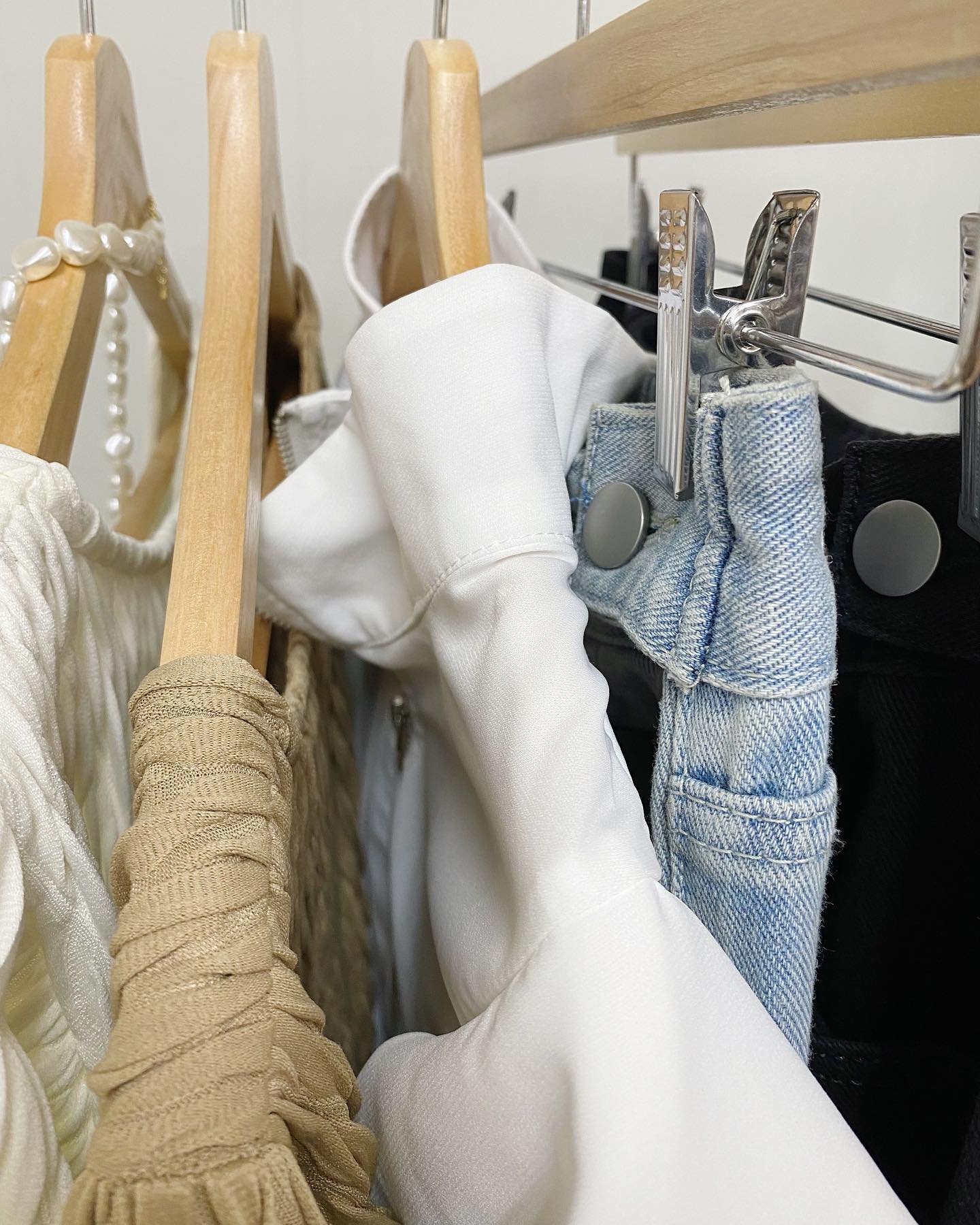 " new item♡ "⁡ur,Melty 取り扱い店舗に新作アイテムが入荷しております?️⁡数量限定アイテムが多数なので、ぜひお早めにご覧下さいませ。⁡⁡⁡︎フリルライトブルゾン ¥5,390 ︎ネオバボタンパンツ ¥4,290⁡︎リンクルトップス ¥3,190⁡︎フリルキャミワンピース ¥5,390⁡⁡⁡⁡⁡⁡⁡ #urmelty #ユアメルティ #ブルゾン #フリルブルゾン #デニム #デニムパンツ #デザイントップス #フリルブルゾンコーデ #ライトブルゾンコーデ #デニムコーデ #デザイントップスコーデ  #ガーリーコーデ #ガーリーアイテム #カジュアルコーデ #カジュアルアイテム #春アイテム #春コーデ #フリルコーデ #韓国っぽ #韓国っぽコーデ #韓国ファッション #韓国風 #コリヨジャ #オトジョ #大人女子 #オトジョコーデ