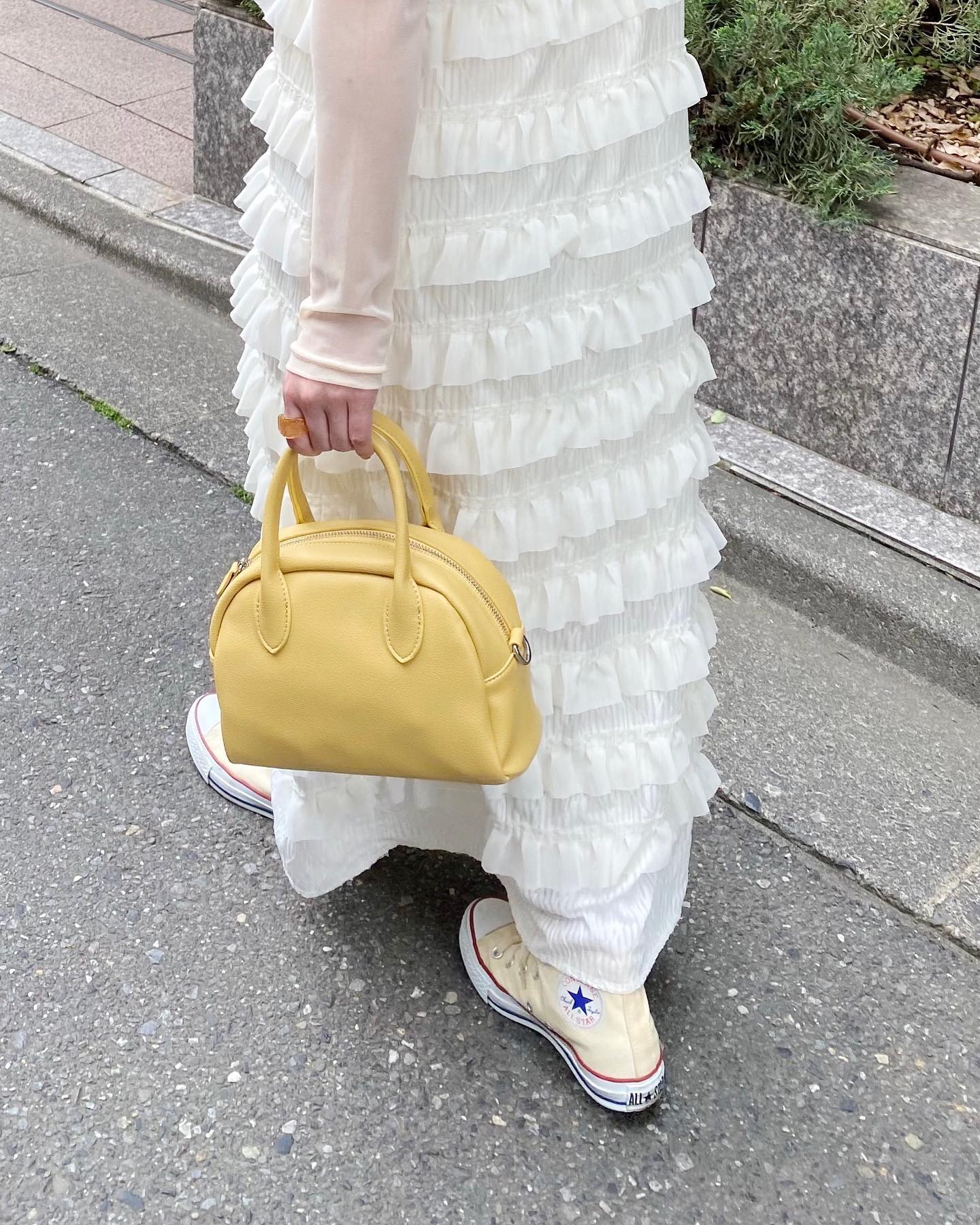 " ur,Melty  BAG "⁡︎ボストンBAG ¥4,290 ︎巾着ミニショルダー ¥3,190⁡⁡⁡※ボストンBAGは新宿・梅田・天王寺　オンラインで取り扱っております。⁡⁡⁡⁡⁡⁡⁡ #urmelty #ユアメルティ # #bag #ショルダーバッグ #巾着バッグ #ボストンバッグ  #ショルダーバッグコーデ #巾着バッグコーデ #ボストンバッグコーデ  #ガーリーコーデ #ガーリーアイテム #カジュアルコーデ #カジュアルアイテム #春アイテム #春コーデ #フリルコーデ #韓国っぽ #韓国っぽコーデ #韓国ファッション #韓国風 #コリヨジャ #オトジョ #大人女子 #オトジョコーデ