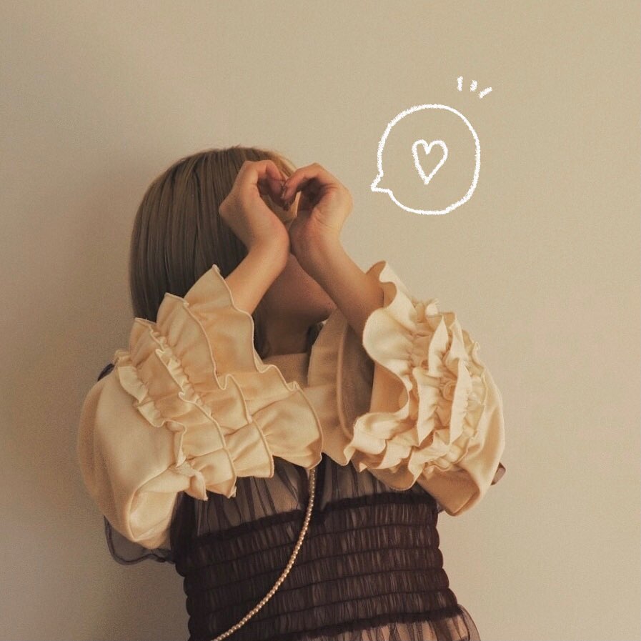 " color style ︎ "⁡レイヤードstyleにもオススメです?⁡⁡︎袖フリルミニウラケプルオーバー ¥3,850⁡⁡⁡⁡⁡⁡⁡⁡⁡⁡⁡⁡⁡⁡#urmelty #ユアメルティ #フリルトップス #デザイントップス #フリルアイテム  #秋トップス  #モノトーントップス #秋アイテム #フリルコーデ #フリルトップスコーデ #デザイントップスコーデ  #モノトーンコーデ #カラーコーデ #秋コーデ  #韓国っぽ #韓国っぽコーデ #韓国ファッション #オトジョ #大人女子 #オトジョコーデ