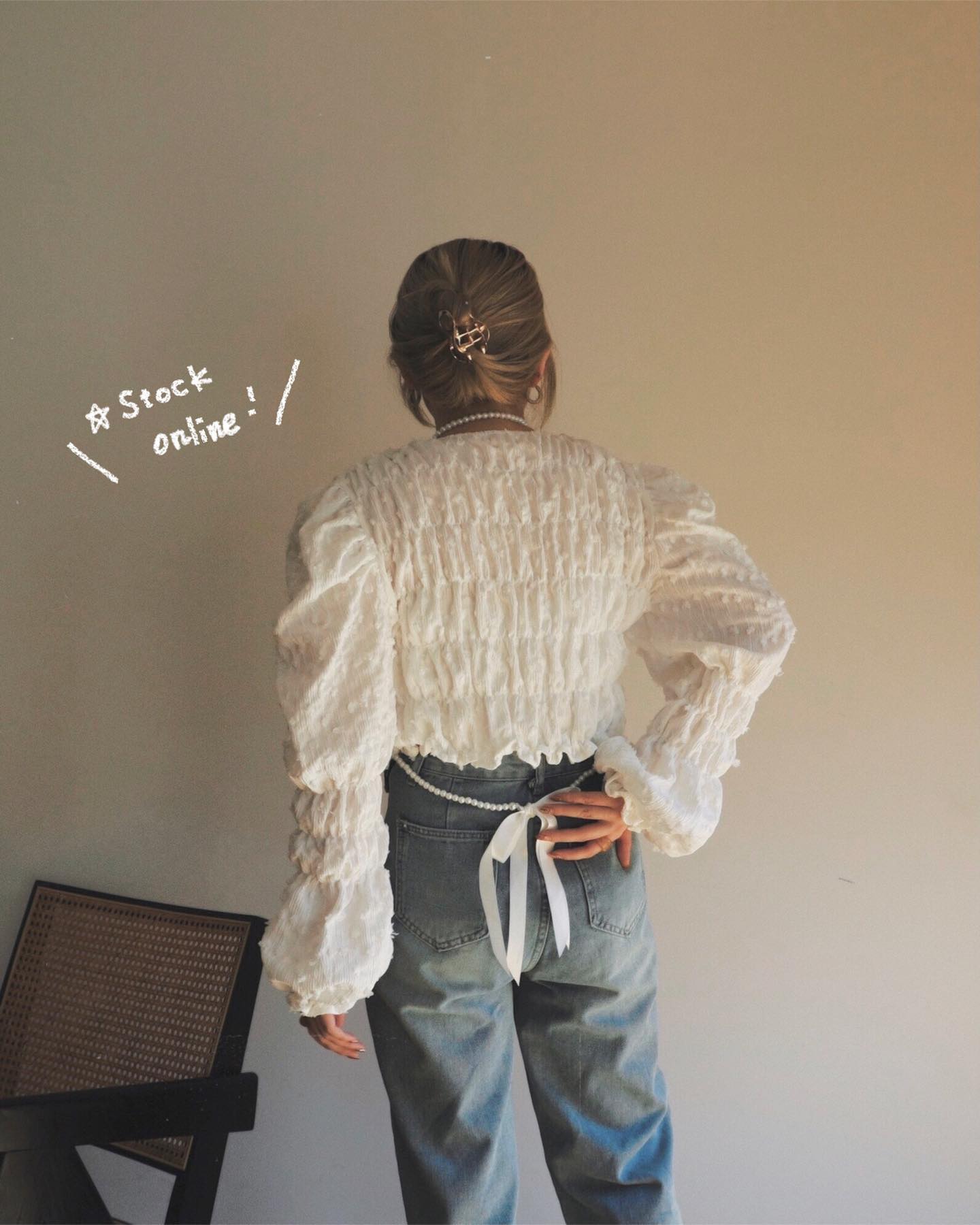 " stock online  "⁡取り扱い店舗で人気の新作ブラウスがofficial onlineに入荷致しました︎⁡⁡︎シャーリングブラウス ¥5,390⁡⁡数量限定なのでぜひおはやめに…?⁡⁡⁡⁡⁡⁡⁡⁡⁡⁡⁡#urmelty #ユアメルティ #ブラウス #シャーリングブラウス #デザインブラウス  #秋ブラウス #パールハーネス #ハーネスベルト #秋アイテム #ブラウスコーデ #デザインブラウスコーデ #秋ブラウスコーデ  #ハーネスコーデ #ハーネスベルトコーデ #秋コーデ  #韓国っぽ #韓国っぽコーデ #韓国ファッション #オトジョ #大人女子 #オトジョコーデ