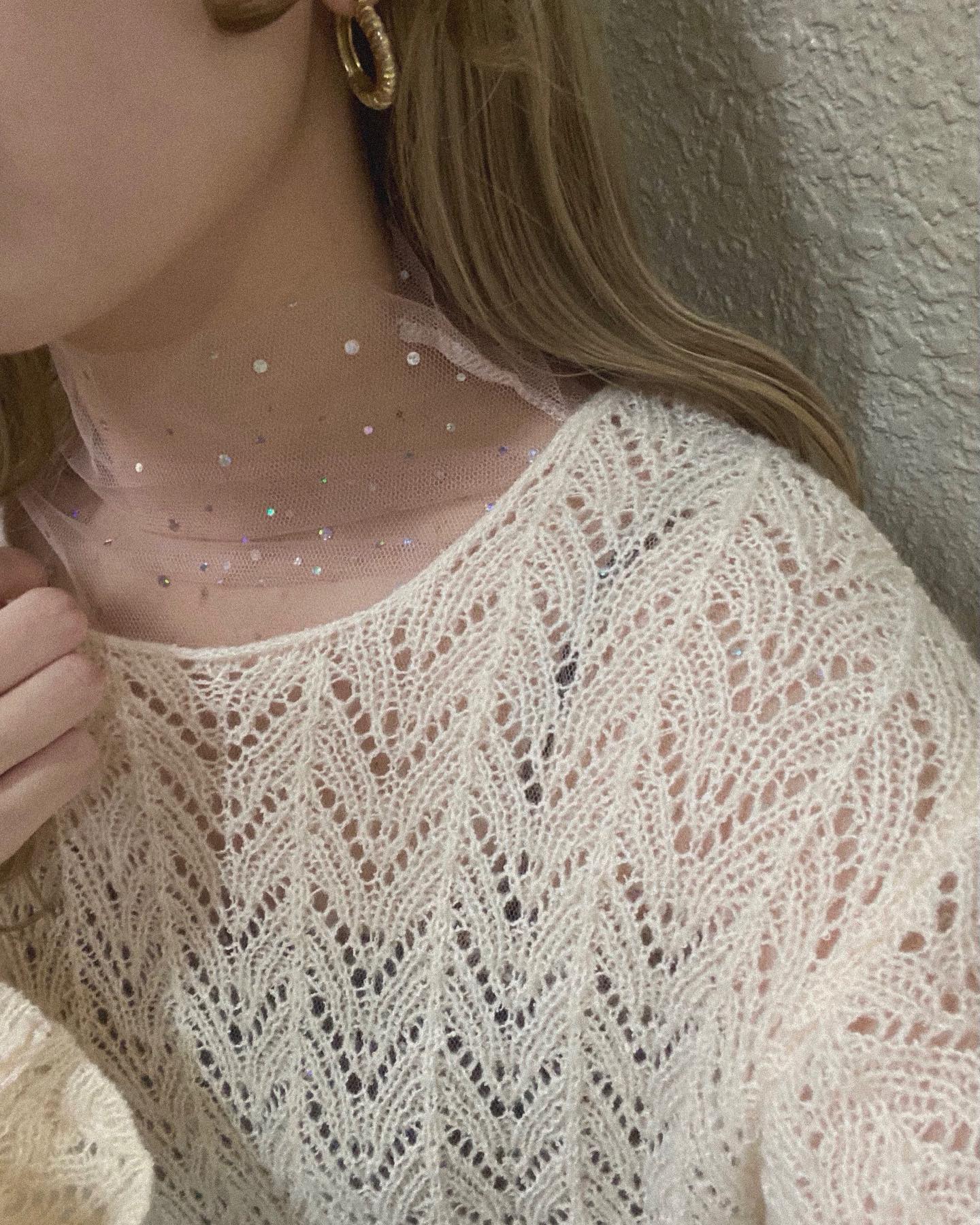 " recommend tops ♡"⁡ピンクも人気です⁡︎キラキラシアートップス ¥2,530⁡⁡⁡⁡⁡⁡⁡⁡⁡⁡⁡#urmelty #ユアメルティ #シアートップス #チュールトップス #キラキラトップス #ニット #すかしニット #カラーニット #デザイントップス  #冬アイテム #シアートップスコーデ #チュールトップスコーデ #キラキラトップスコーデ #ピンクコーデ #ニットコーデ  #スカートコーデ #冬ニットコーデ #カジュアルアイテム #カジュアルコーデ #ガーリーアイテム #ガーリーコーデ #秋コーデ  #韓国っぽ #韓国っぽコーデ #韓国ファッション #オトジョ #大人女子 #オトジョコーデ