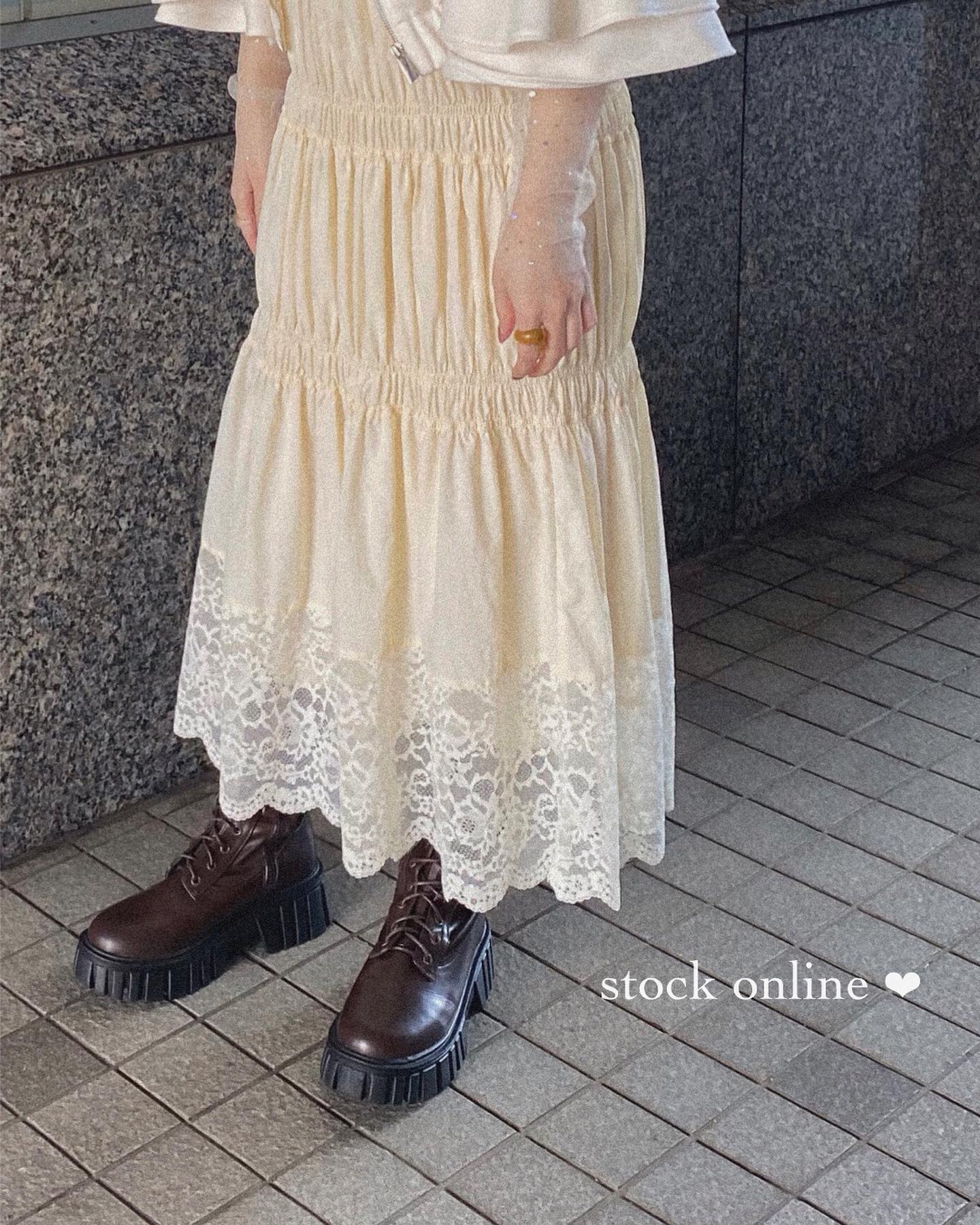 " hit skirt ︎ stock online "⁡ウエスト着用とバスト着用、2wayで楽しめるオリジナルスカート♡⁡⁡︎2WAYレース切替スカート ¥4,290⁡⁡ZOZOTOWN、official onlineで販売開始しております⁡⁡⁡⁡⁡⁡⁡⁡⁡⁡⁡#urmelty #ユアメルティ #スカート #レーススカート #ロングスカート #デザインスカート #2wayスカート #スカートアイテム #秋スカート #カラースカート #秋アイテム #スカートコーデ #レーススカートコーデ #ロングコーデ #デザインスカートコーデ #カラースカートコーデ #秋スカートコーデ  #切替スカートコーデ  #ガーリーコーデ #ガーリーアイテム #秋コーデ  #韓国っぽ #韓国っぽコーデ #韓国ファッション #オトジョ #大人女子 #オトジョコーデ