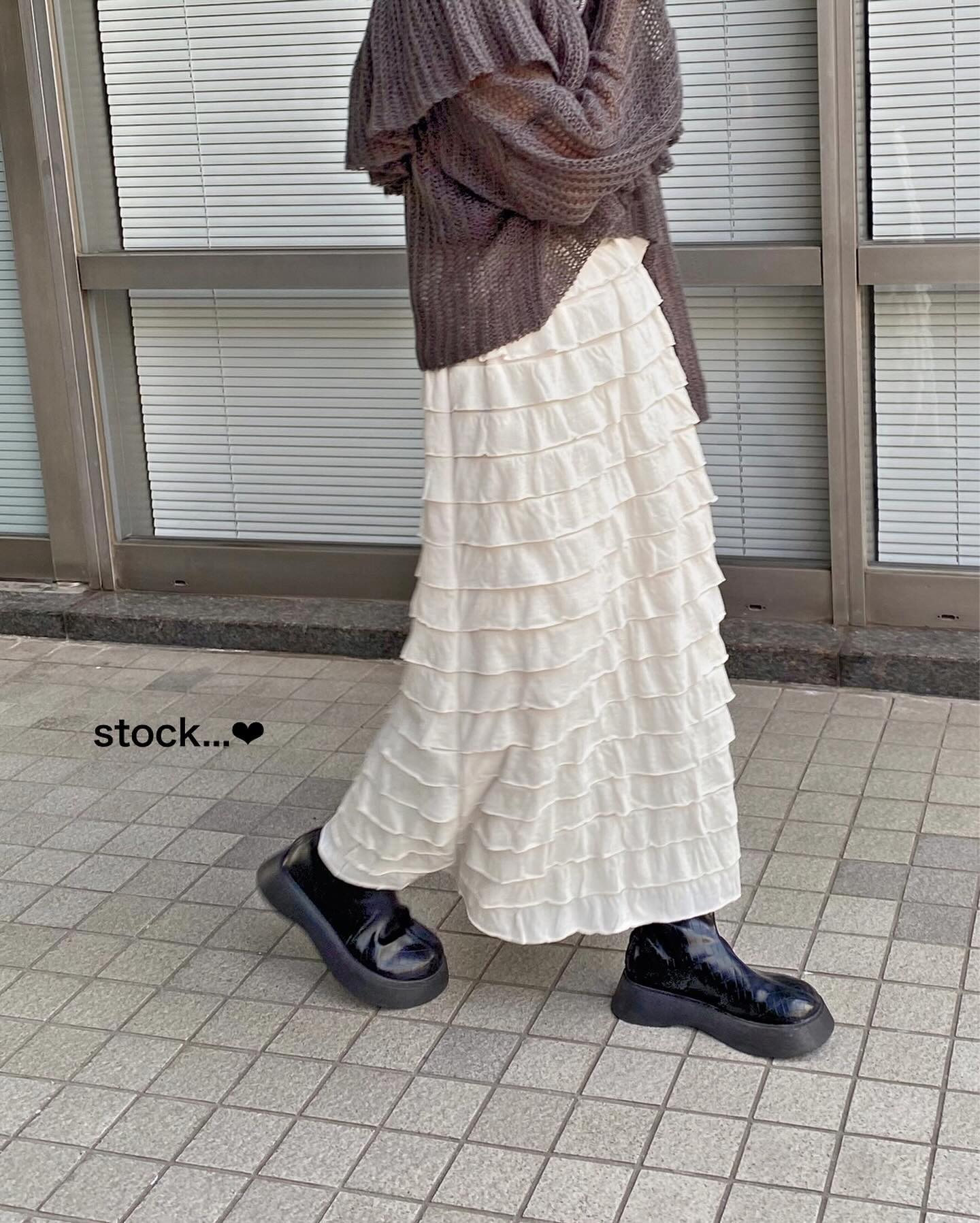 " stock ︎ ZOZOTOWN "⁡取り扱い店舗で人気のスカートがZOZOTOWNに入荷致しました♡⁡⁡︎フリルスカート ¥5,390⁡ ぜひチェックして下さい🫣⁡⁡⁡⁡⁡⁡⁡⁡⁡⁡⁡⁡#urmelty #ユアメルティ #スカート #デザインスカート #モノトーンスカート #フリルスカート #秋スカート #冬スカート  #スカートコーデ #デザインスカートコーデ  #カラースカートコーデ #フリルスカートコーデ #モノトーンコーデ #フリルコーデ  #秋アイテム #秋コーデ #モノトーンコーデ #韓国っぽ #韓国っぽコーデ #韓国ファッション #オトジョ #大人女子 #オトジョコーデ