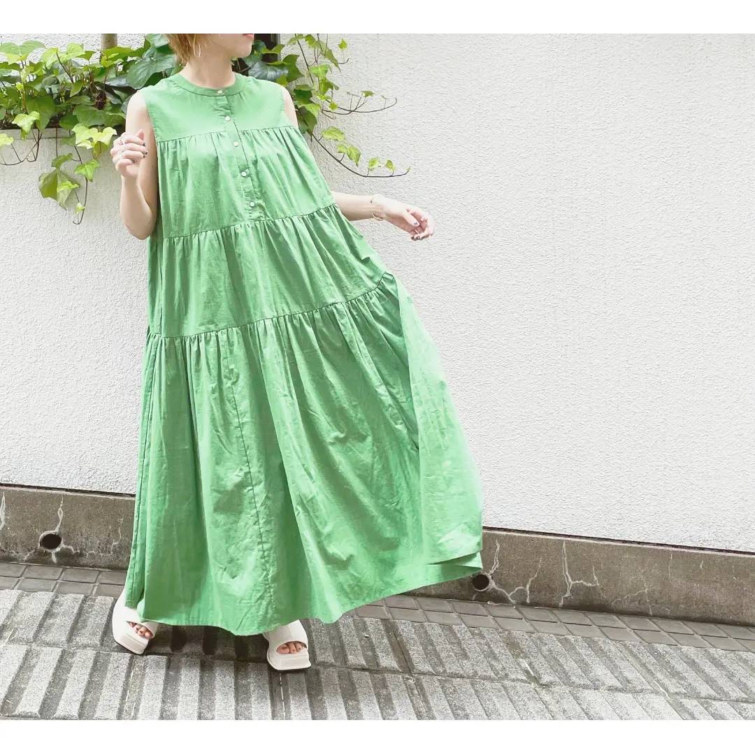 ティアードノースリーブマキシワンピ 4 900 Taxwhite Black Gray Green Blue Redkiviいちおしの夏ワンピース新色追加しております 夏に着たくなるグリーンとレッド どちらもとっても綺麗なお色味となっております オンラインストアはもちろん 店舗にも入荷しており